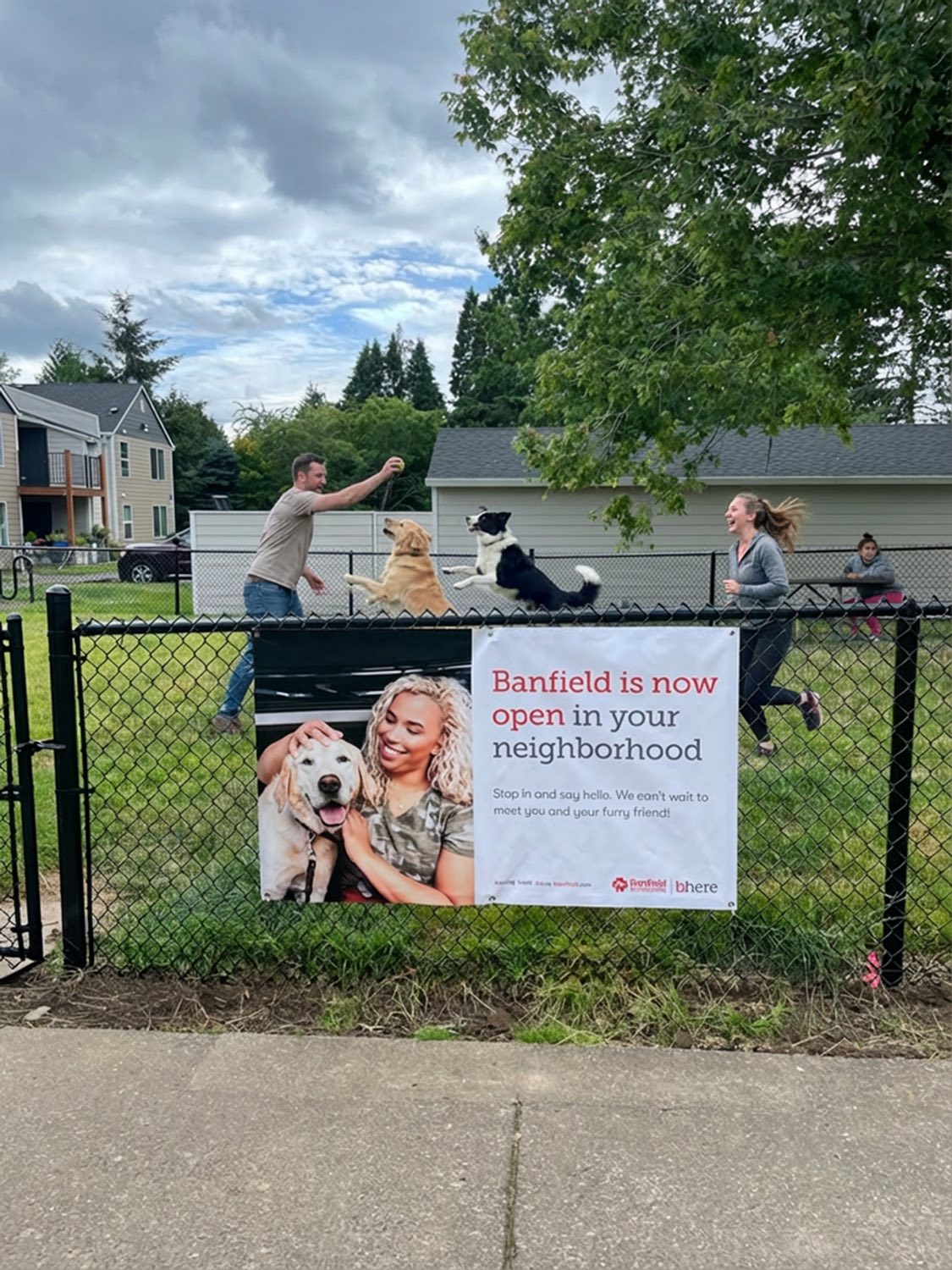 Outdoor banner, apartment community