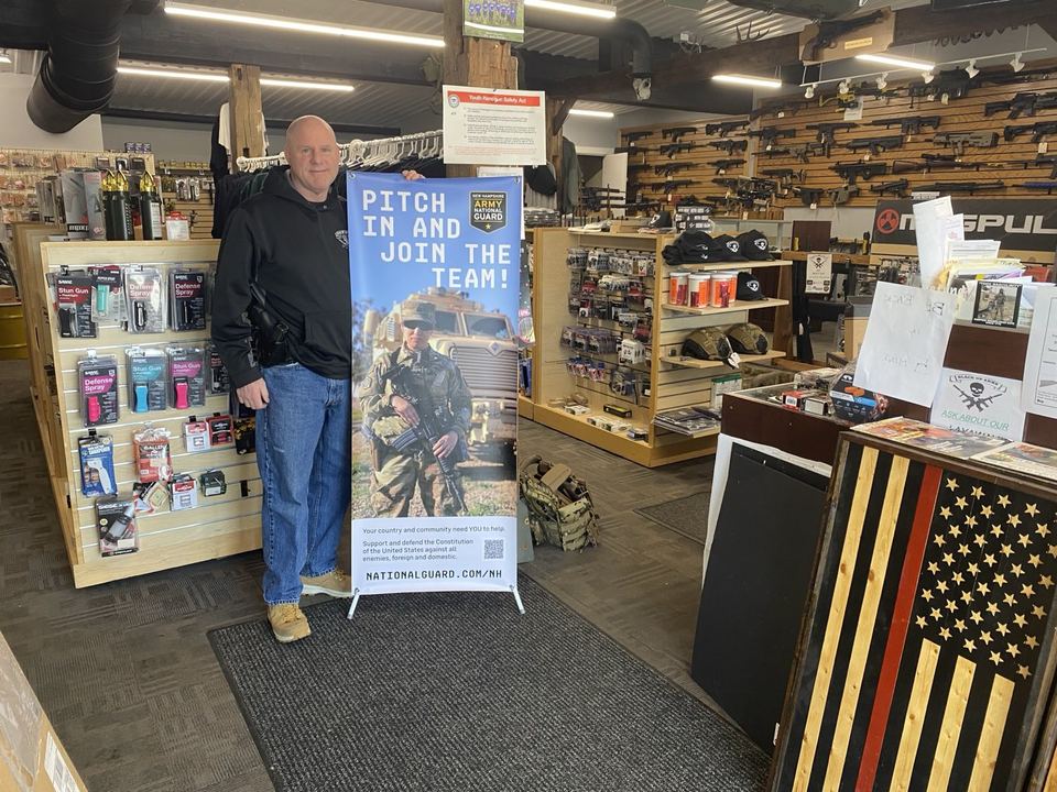 standing banner — Gun store