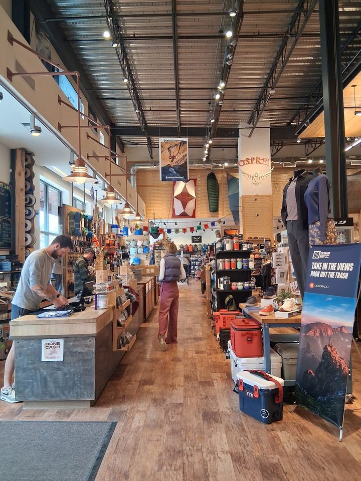 Standing banner, outdoor outfitter