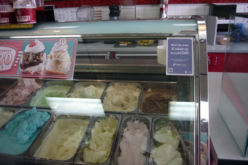 ice-cream-parlor-print-media-7